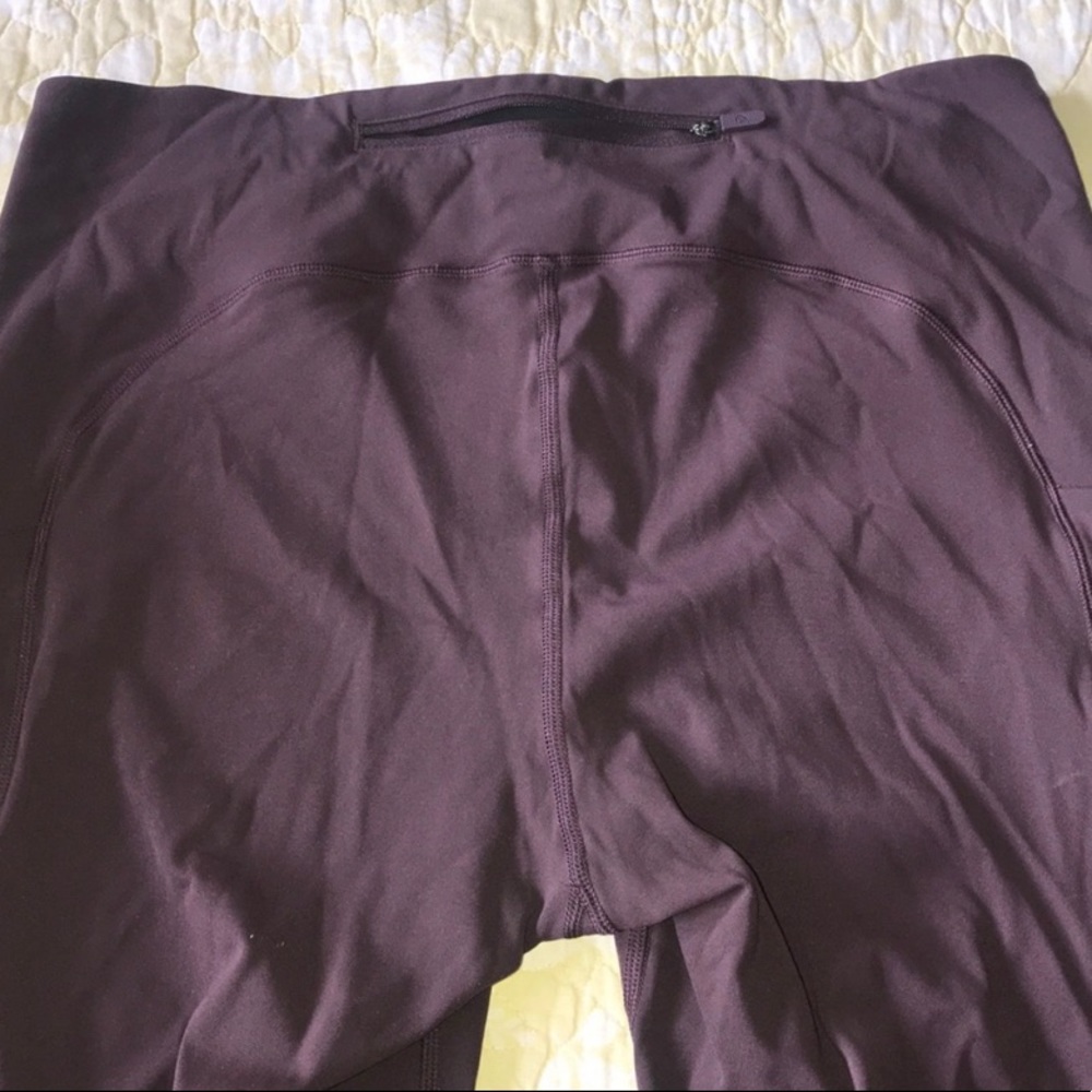 Lululemon - Picture 3 of 4